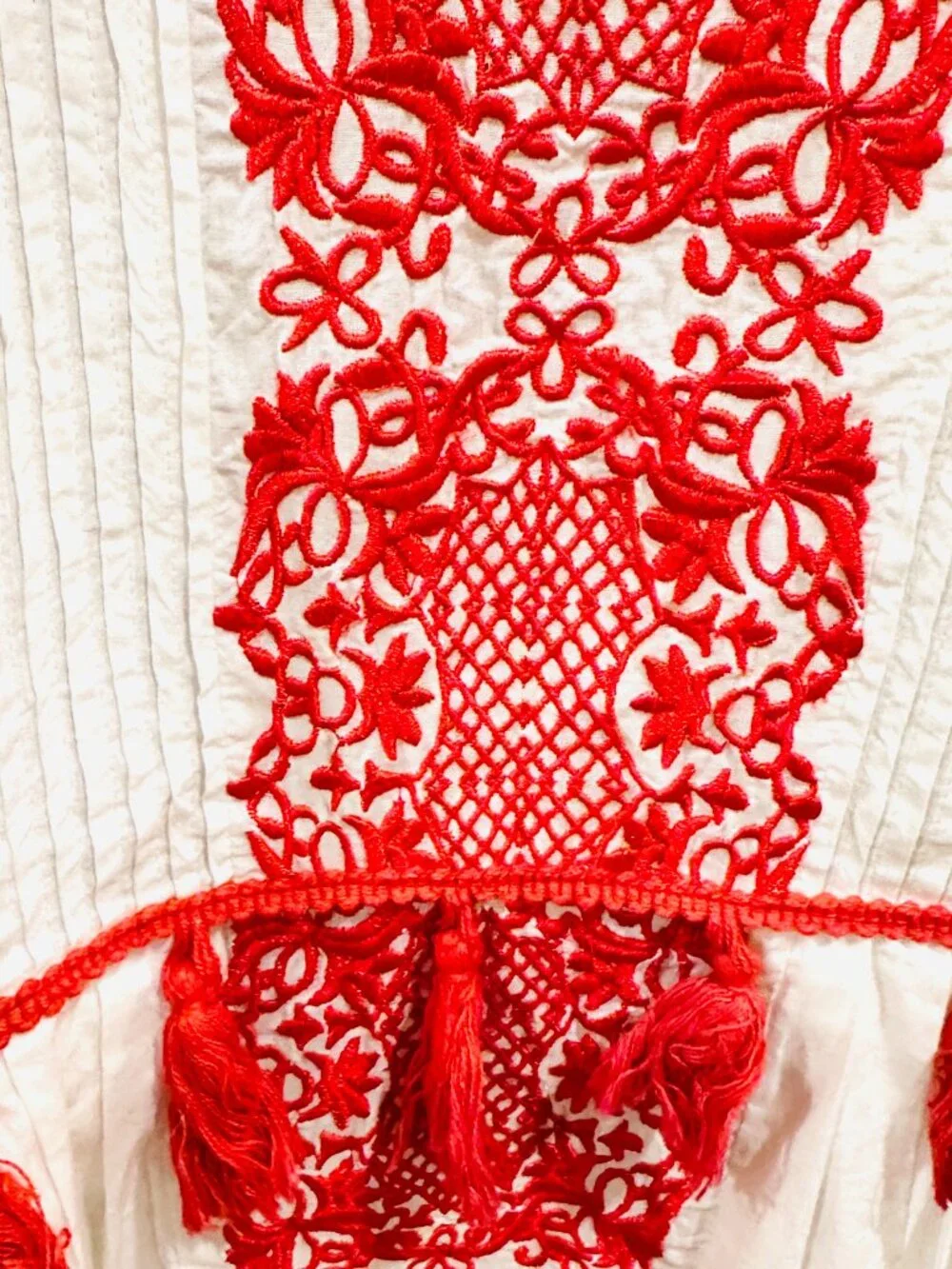 NWT ANTHROPOLOGIE X CHANTIK EMBROIDERED DRESS WITH TASSELS SMALL - Picture 3 of 5